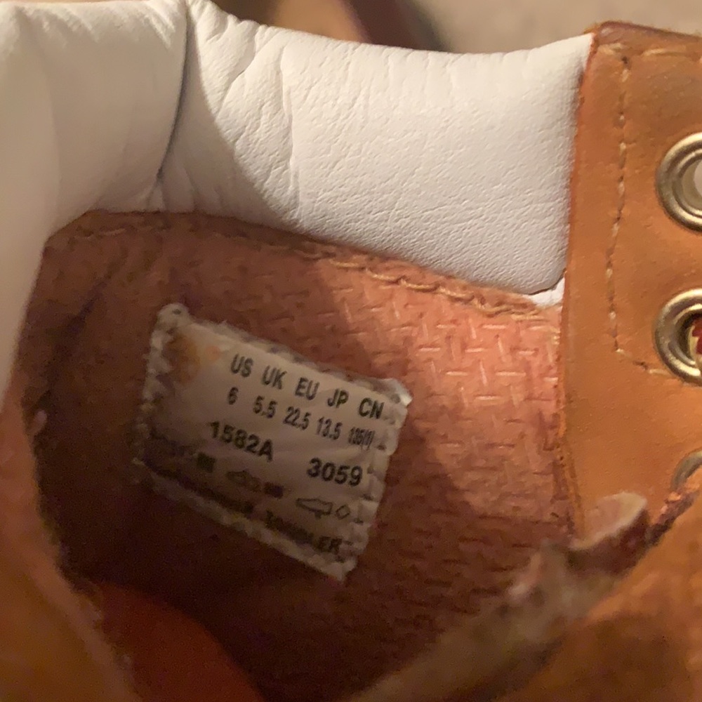 Timberlands Boots - Picture 2 of 3